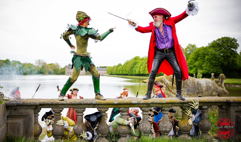 Du cap et d'épée avec Peter Pan et le Capitaine Crochet © « Luc Petit Création » © Photo : « Bosilot.net »