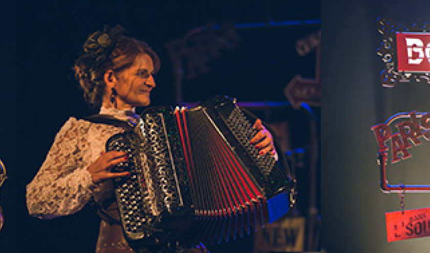 La Guinguette de Peggy : Entre concert et spectacle de rue.