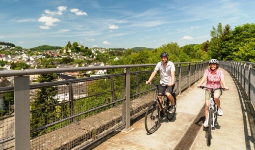 Randonnee cycliste ( Photo Eifel Tourismus ) Randonnee cycliste ( Photo Eifel Tourismus )