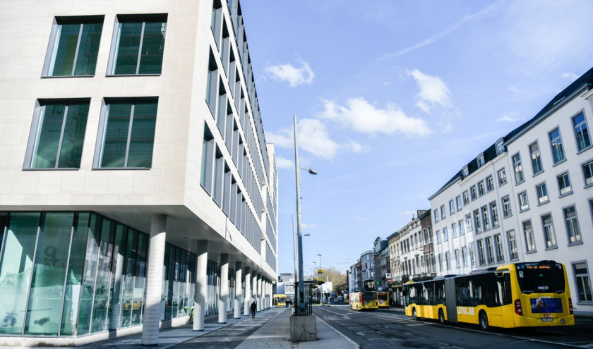 Cet immeuble du boulevard Mélot a été livré à l’administration wallonne au printemps 2022. © ÉdA – Florent Marot Cet immeuble du boulevard Mélot a été livré à l’administration wallonne au printemps 2022. © ÉdA – Florent Marot