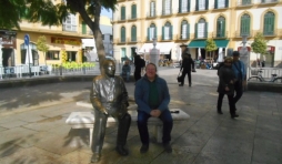 statue de picasso