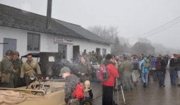 Le depart a Goronne, dans le brouillard.