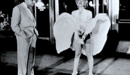 Marylin dans le métro. Photo publique.