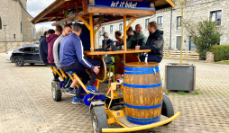 Let it Bike, le beer bike de Hotton, monte en puissance avec  the Ultimate Show