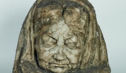 Portrait de Madame Blavatsky, 1898 Gips, 55 x 56 x 21 cm
