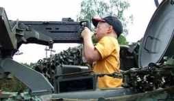 4458